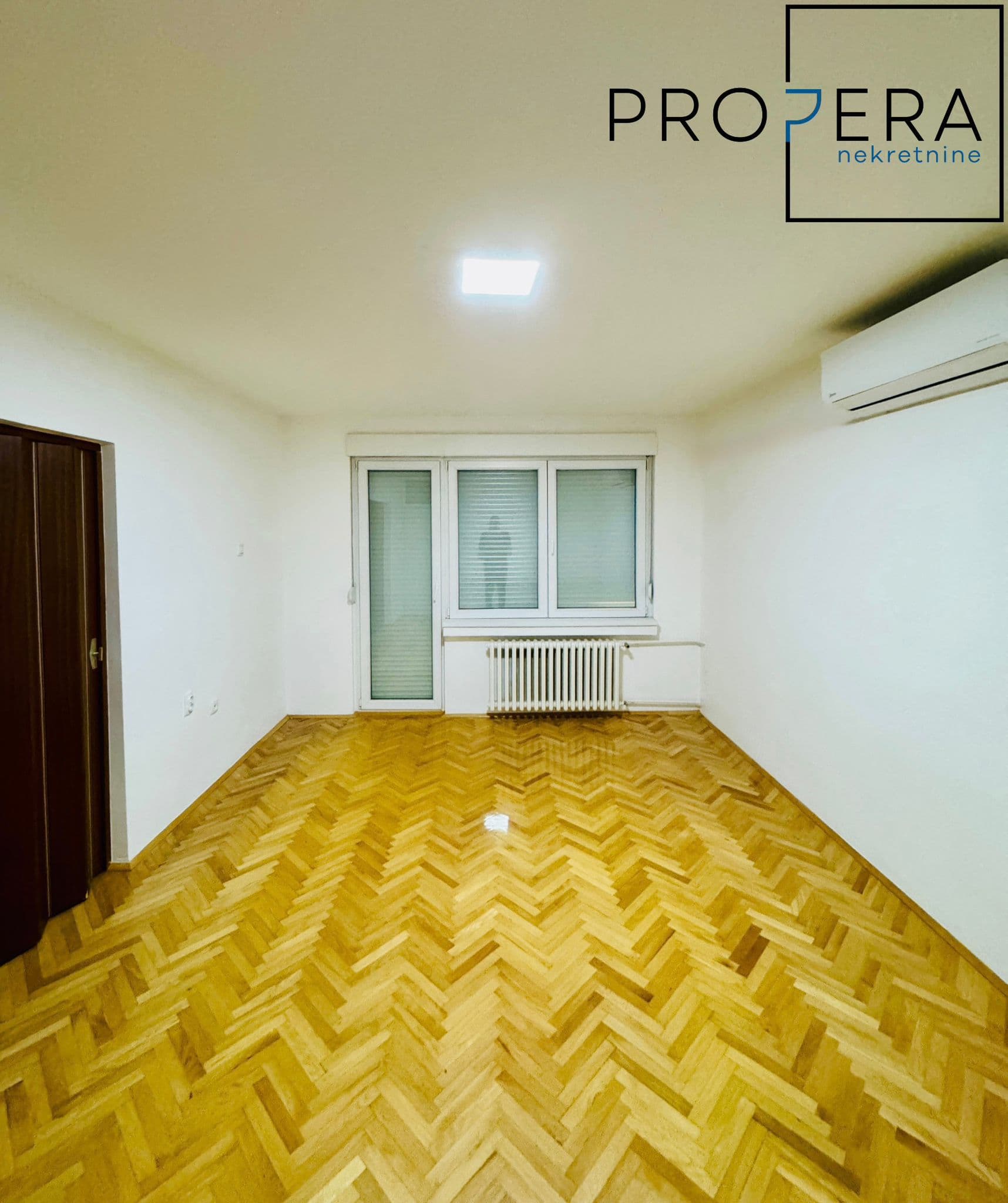 Luksuzan četvorosoban stan u centru, fotografija 1