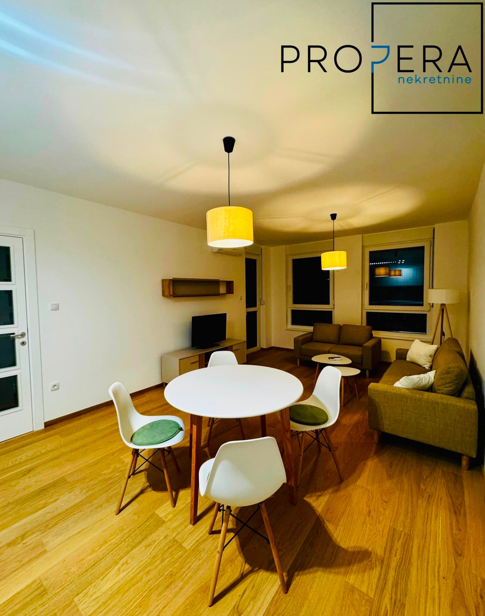 Luksuzan dvoiposoban stan u centru, Vardarska, 56 m², fotografija 1